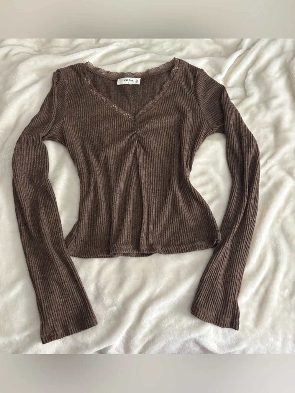Long sleeve v neck top - Picture 2 of 6